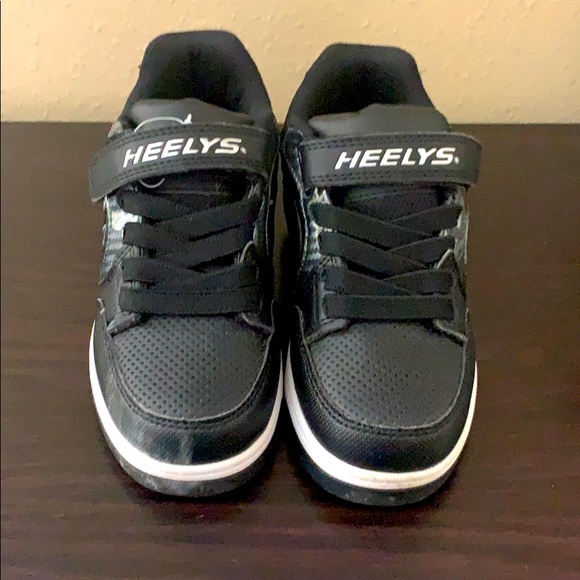 boys heelys size 2